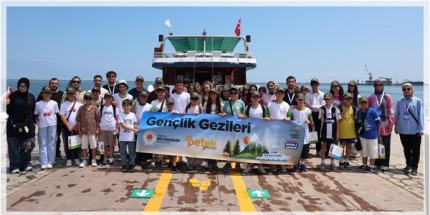 Büyükşehir’in Petek Genç Gezi ve Kamp Programları Başladı